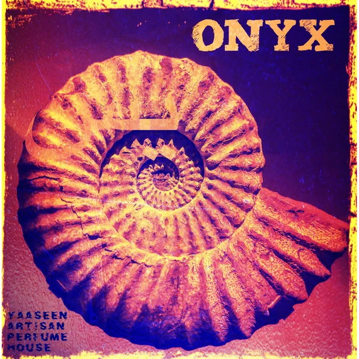 Yaaseen Onyx parfüm şişesi