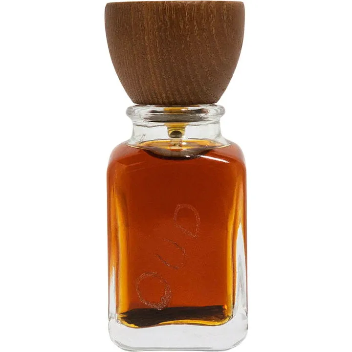 Aromas de Salazar Oud Is My Love Language perfume bottle