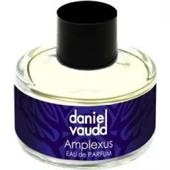 Vaudd Amplexus perfume bottle