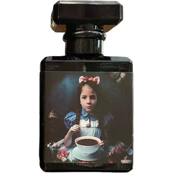 First Line Shave Vivienne in Wonderland (Eau de Parfum) parfüm şişesi
