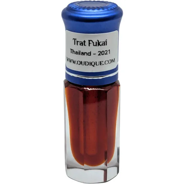 Oudique Trat Fukai perfume bottle