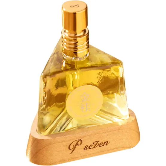 P Seven [golden] Tea parfüm şişesi