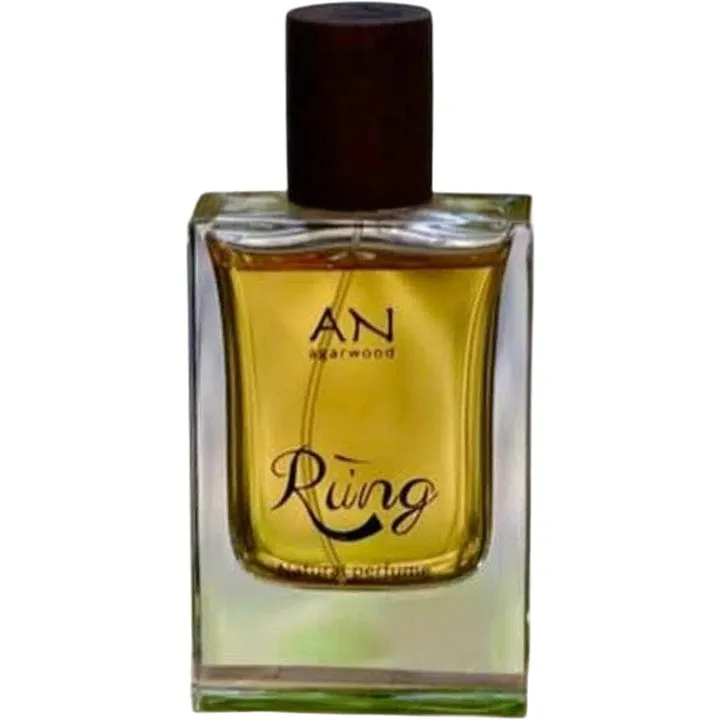 An Agarwood Rung parfüm şişesi