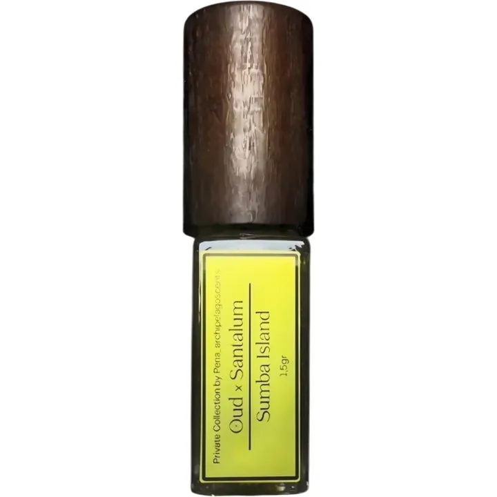 Pena Oud x Santalum parfüm şişesi