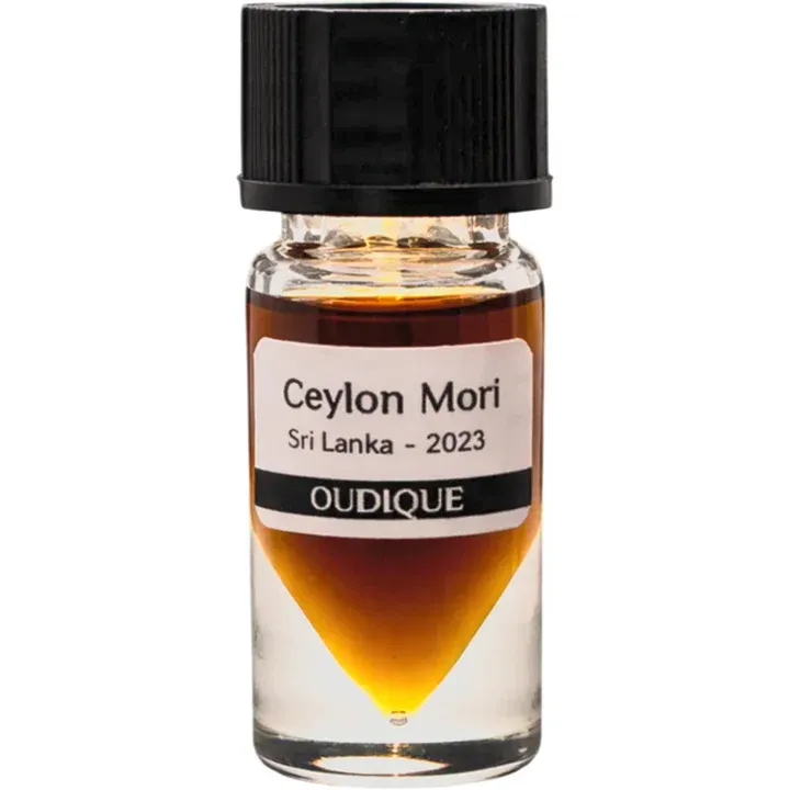 Oudique Ceylon Mori perfume bottle
