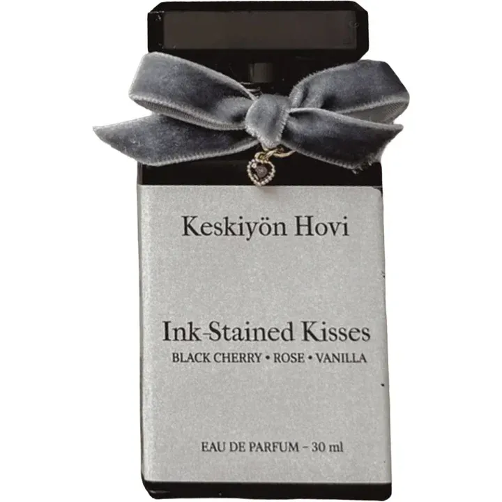 Keskiyön Hovi Ink-Stained Kisses perfume bottle