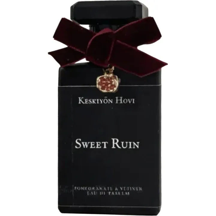 Keskiyön Hovi Sweet Ruin perfume bottle