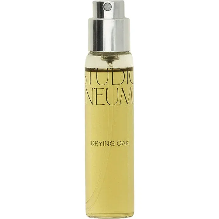 Studio Pneuma Drying Oak perfume bottle