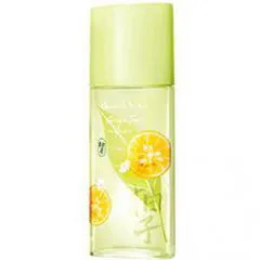 Elizabeth Arden Green Tea Yuzu perfume bottle