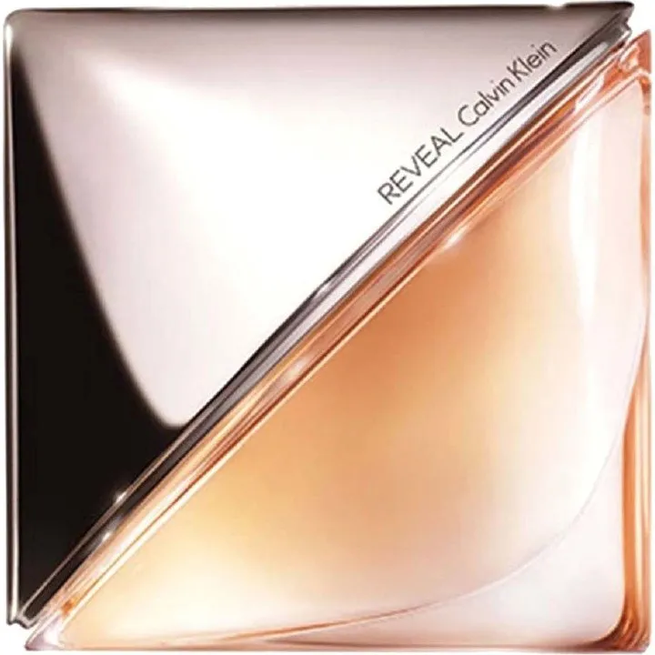 Calvin Klein Reveal parfüm şişesi