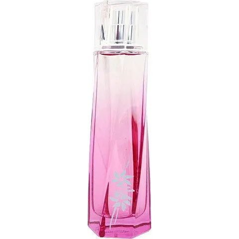 Maria Sharapova perfume bottle