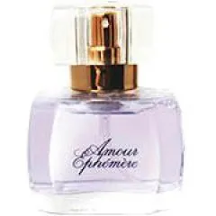 Vivienne Sabó Amour Éphémère perfume bottle