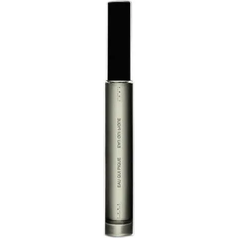 IUNX Eau Qui Pique parfüm şişesi