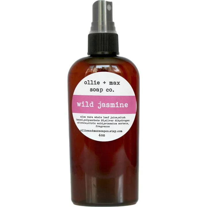 Ollie + Max Soap Co. Wild Jasmine parfüm şişesi