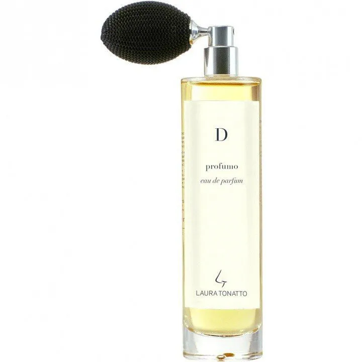 Tonatto D perfume bottle