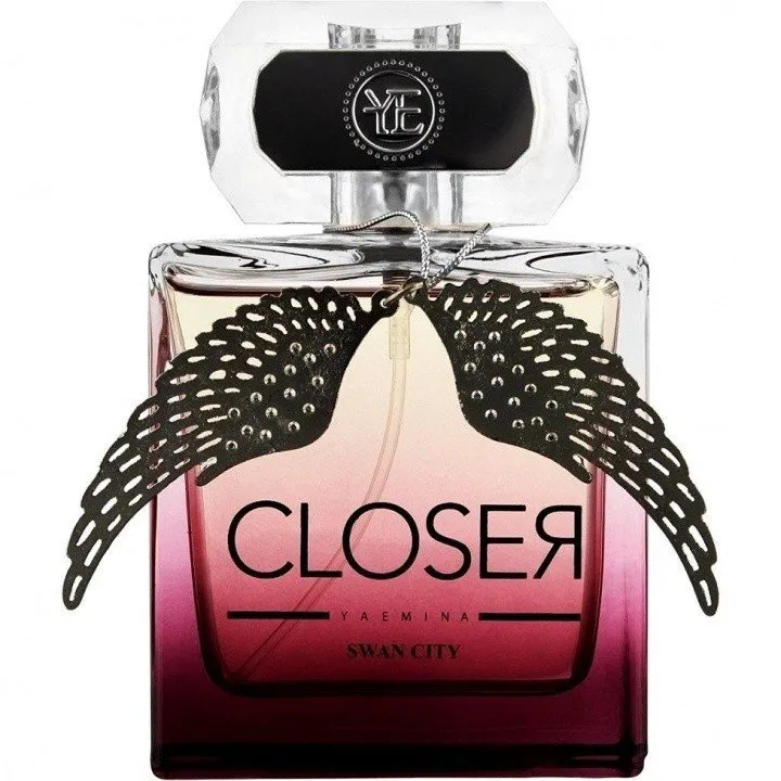 Yaemina Closer Swan City perfume bottle