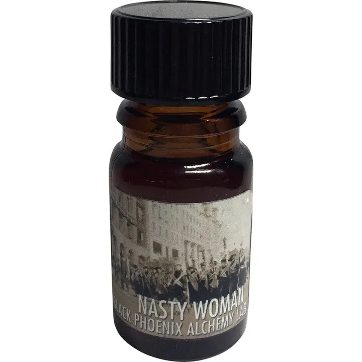 Black Phoenix Alchemy Lab Nasty Woman parfüm şişesi