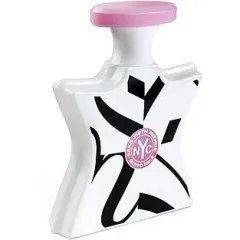 Bond No. 9 Saks Fifth Avenue en Rose perfume bottle