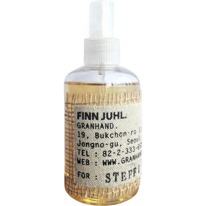 Granhand Kyujang / Finn Juhl perfume bottle