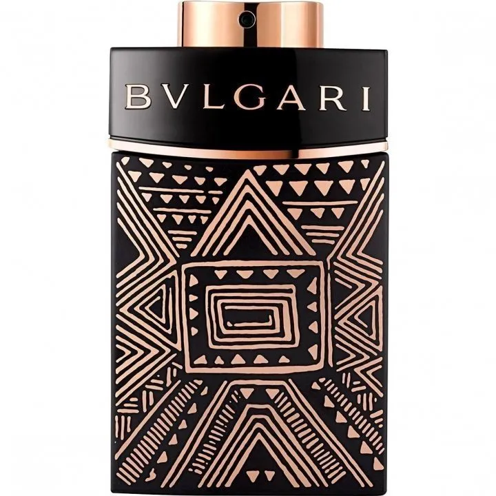 Bvlgari Man In Black Essence parfüm şişesi