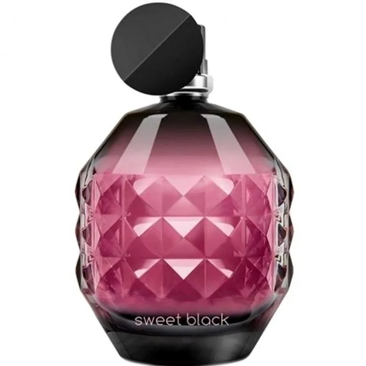 cy°zone Sweet Black perfume bottle