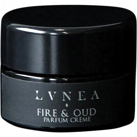 Lvnea Fire & Oud parfüm şişesi