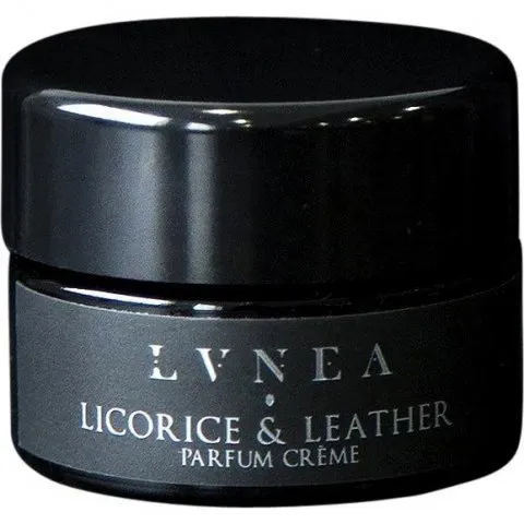 Lvnea Licorice & Leather parfüm şişesi